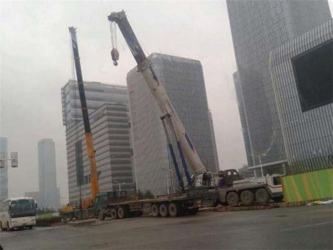承德市“自动找平”—— 吊车的 “平地神器” 技术