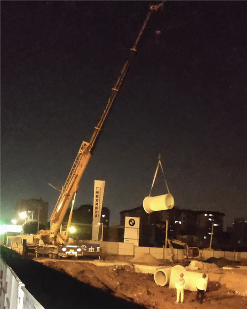 承德市“弯臂矫正”—— 吊车的 “形变补偿” 技术